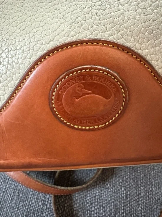 Vintage Dooney & Bourke Cream and Brown Pebble Leather Drawstring Bucket Bag - Picture 9 of 10